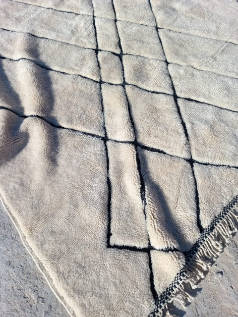 Moroccan tufted white Moroccan rug