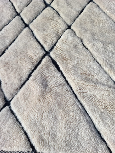 Moroccan tufted white Moroccan rug