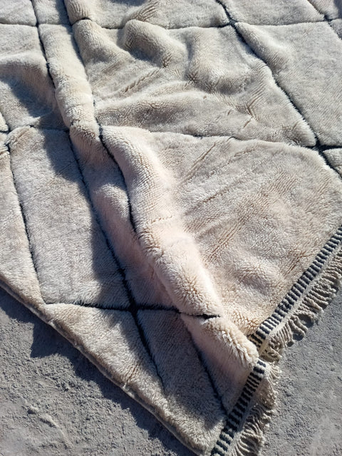 Moroccan tufted white Moroccan rug