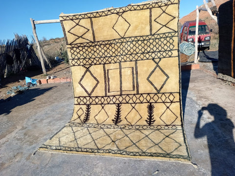 Moroccan Mrirt rug in black and white design