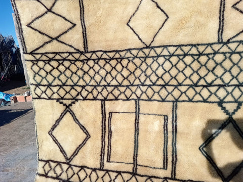 Moroccan Mrirt rug in black and white design