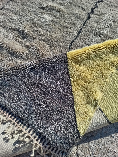 Authentic Mrirt Moroccan rug , very soft thick pile - Africancreates