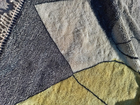 Authentic Mrirt Moroccan rug , very soft thick pile - Africancreates