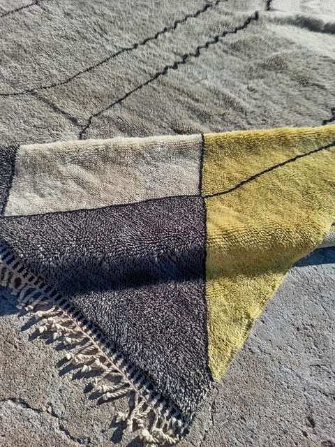 Authentic Mrirt Moroccan rug , very soft thick pile - Africancreates