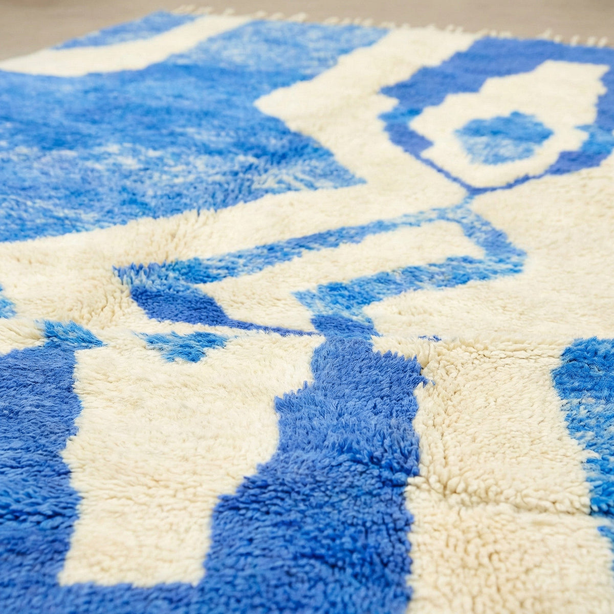 Bright Blue & Ivory Jagged Figure Custom Mrirt Moroccan Rug - Africancreates