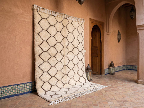 Cream Dark Rounded Diamond Lattice Custom Moroccan Rug - Africancreates