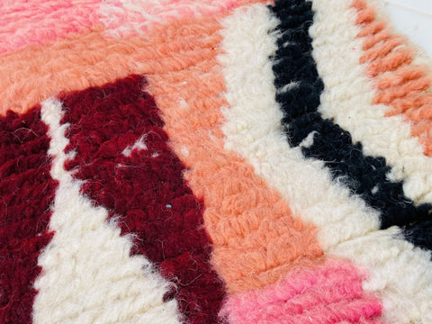 Boujad Moroccan Rug, Handmade Boujaad Rug, Authentic Moroccan Rug, Abstract Berber Rug, pink Wool Rug, Sheep Wool Rug, Bohemian Rug.