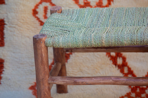 Banc marocain en bois massif et tissage naturel