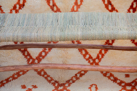 Banc marocain en bois massif et tissage naturel