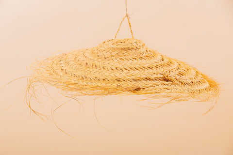 Suspension en forme de parapluie en paille de doum tressée en fibres naturelles