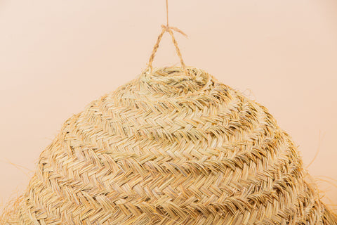 Suspension en forme de parapluie en paille de doum tressée en fibres naturelles