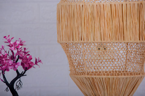 Suspension en raphia abat-jour dentelle H55cm