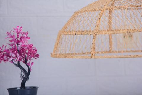 Suspension Bell en raphia et abat-jour en dentelle