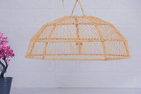 Suspension Bell en raphia et abat-jour en dentelle