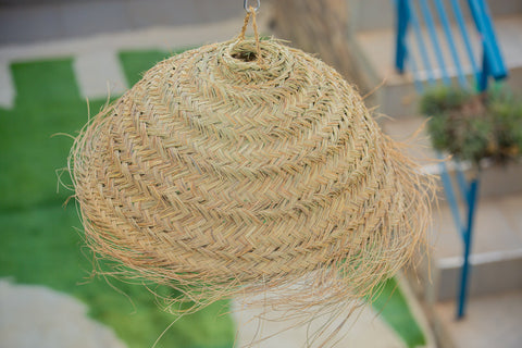 Suspension en forme de parapluie en paille de doum tressée en fibres naturelles