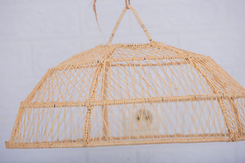Suspension Bell en raphia et abat-jour en dentelle