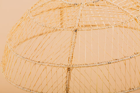 Suspension Bell en raphia et abat-jour en dentelle