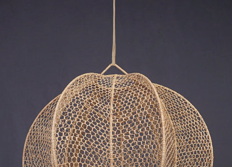Suspension boule en raphia