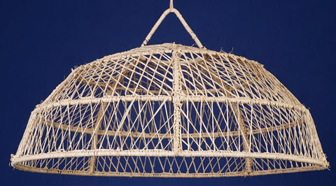 Suspension Bell en raphia et abat-jour en dentelle