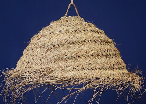 Suspension en forme de parapluie en paille de doum tressée en fibres naturelles