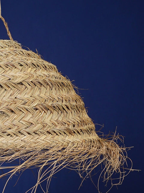 Suspension en forme de parapluie en paille de doum tressée en fibres naturelles