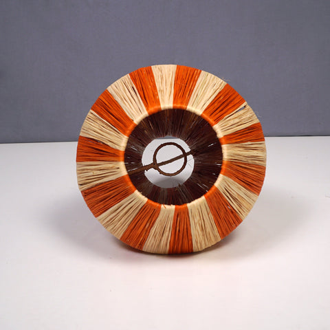 suspension en raphia, éclairage naturel