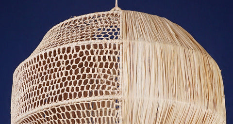 Suspension boule en raphia