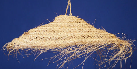 Suspension en forme de parapluie en paille de doum tressée en fibres naturelles