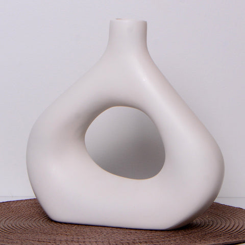 Vase nordique en céramique - Élément décoratif blanc élégant