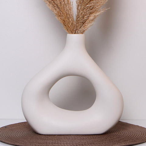 Vase nordique en céramique - Élément décoratif blanc élégant