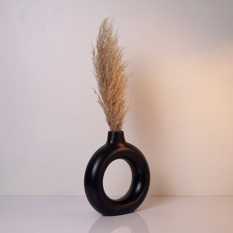 Vase nordique en céramique - Élément décoratif noir élégant