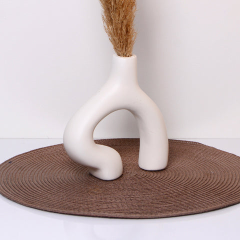 Vase nordique en céramique - Élément décoratif blanc élégant