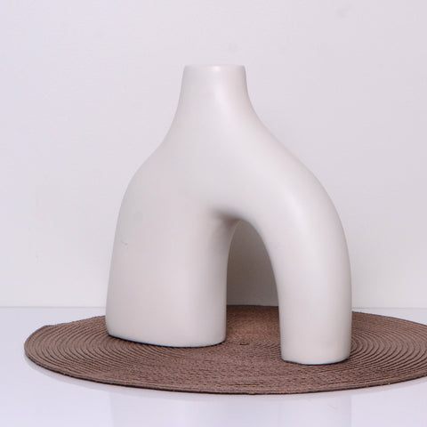 Vase nordique en céramique - Élément décoratif blanc élégant