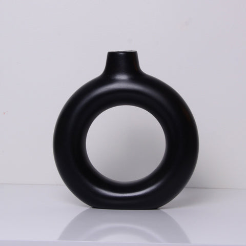 Vase nordique en céramique - Élément décoratif noir élégant