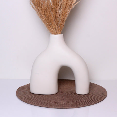 Vase nordique en céramique - Élément décoratif blanc élégant