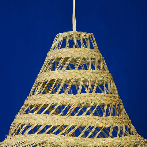 Suspension conique ajourée en doum à franges