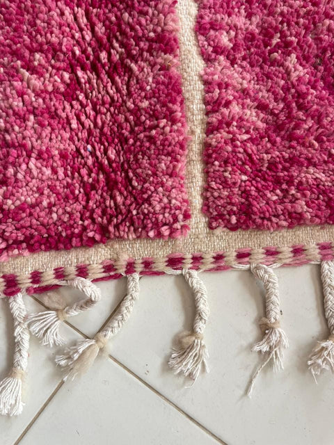 Salon ROSE BENIOURAIN - Incroyable tapis rose marocain - Tapis berbère fait main - Tapis marocains antiques Beniourain - VIEUX tapis Boho