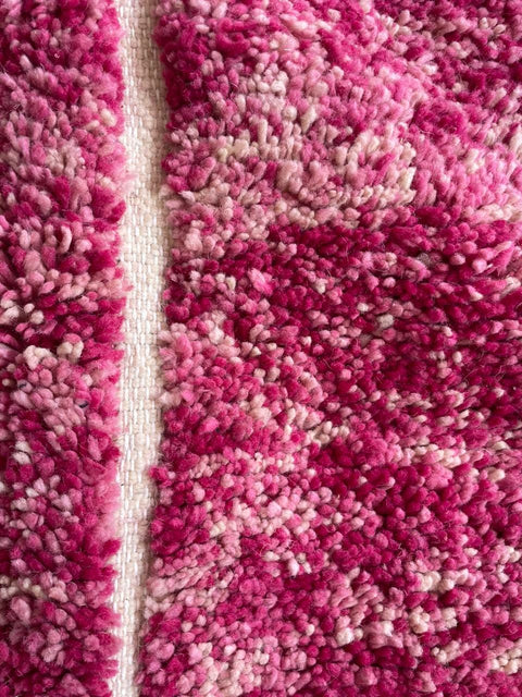 Salon ROSE BENIOURAIN - Incroyable tapis rose marocain - Tapis berbère fait main - Tapis marocains antiques Beniourain - VIEUX tapis Boho