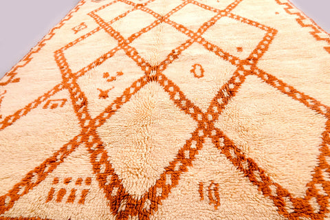 Mesmerizing Ouarzazate Diamond Moroccan Mrirt Rug: Exquisite Design for Unforgettable Spaces