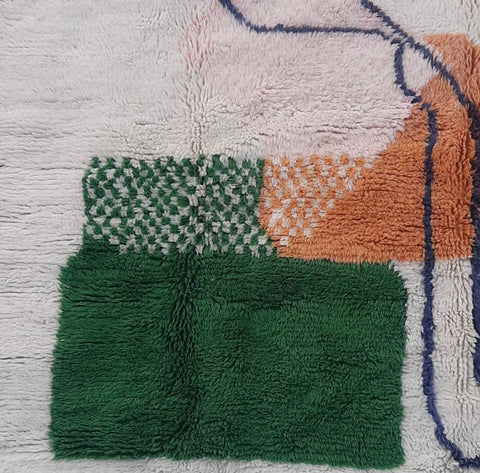 Customizable Moroccan Mrirt Rugs: Tailored Beauty for Personalized Spaces