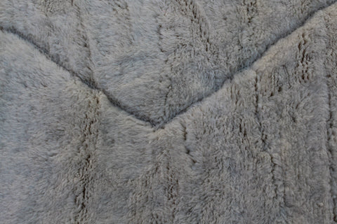 Minimalistic Mrirt authentic Moroccan rug Off white tufted - Africancreates