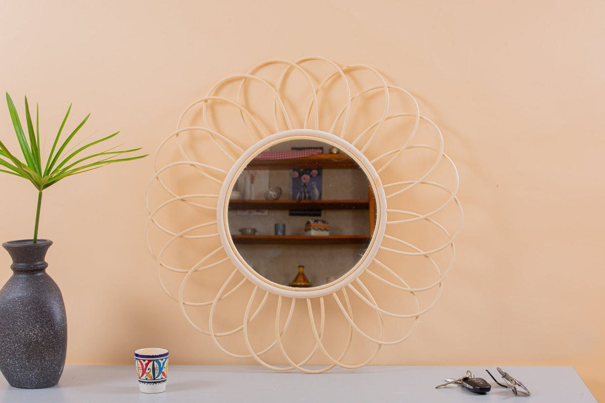 Miroir mural rond en rotin Fleur - décoration murale - écru naturel fait main - Miroir bohème en rotin - Miroir décoratif mural - Miroirs en osier - Africancreates