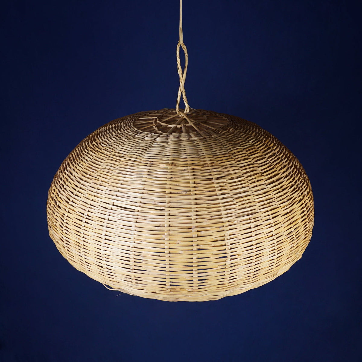 Natural wicker and reed pendant light - Boule - Africancreates