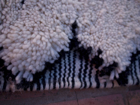 BENIOURAIN RUG, Tribal Area Rug, Handwoven Rug, Geometric Rug, Authentic Wool Runner, White & Black Rug, Area Rug, Berber White Rug - Africancreates