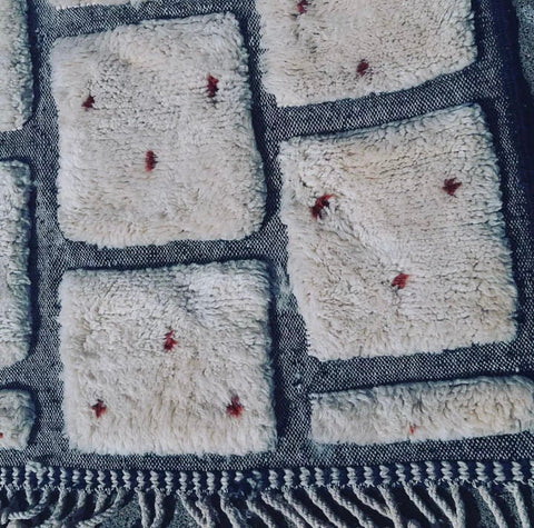 Fancy quality Beni Mrirt White Moroccan berber rug , beni ourain custom and handmade with natural wool - Africancreates