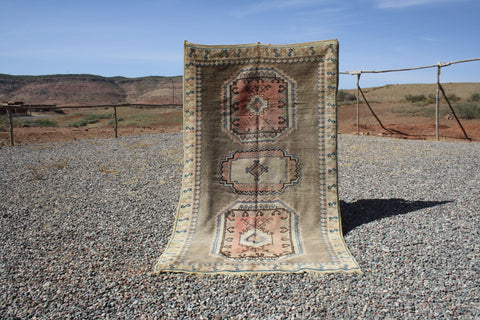 8.92x5.15 ft Vintage kilim rug , kilim rugs , Moroccan berber rug , Moroccan kilim,  kilim carpet, moroccan kilim rug,berber rug