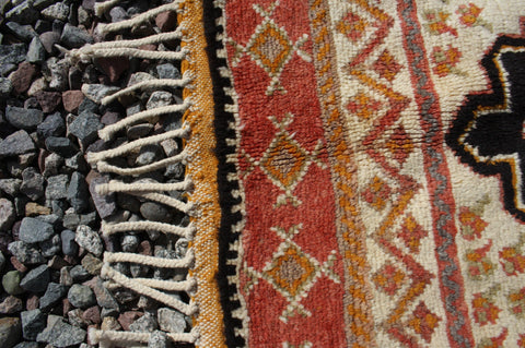 9.18x4.39 ft Vintage kilim rug , kilim rugs , Moroccan berber rug , Moroccan kilim,  kilim carpet, moroccan kilim rug,berber rug