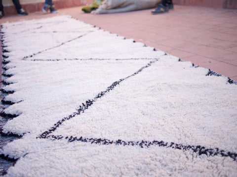 BENIOURAIN RUG, Tribal Area Rug, Handwoven Rug, Geometric Rug, Authentic Wool Runner, White & Black Rug, Area Rug, Berber White Rug