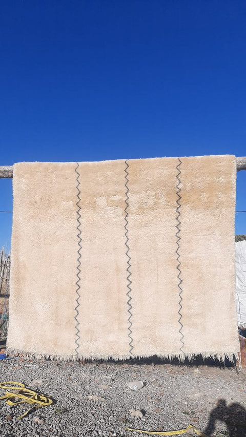 Luxurious zigzag Beni Mrirt Moroccan berber rug , beni ourain custom and handmade with natural wool - Africancreates