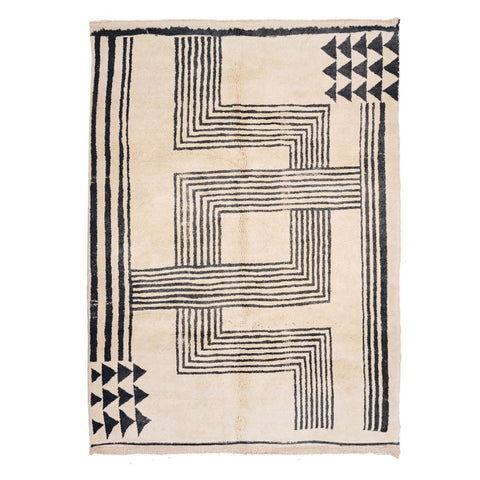 Front view of the cream and black Moroccan Beni Mrirt rug featuring a geometric pattern.